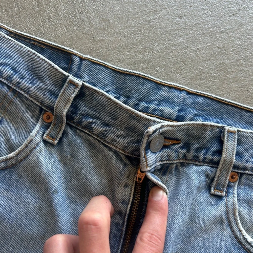 Vintage 90s Levis 550 Jeans Size 38x30 Blue Light Denim Relaxed Fit Straight Leg